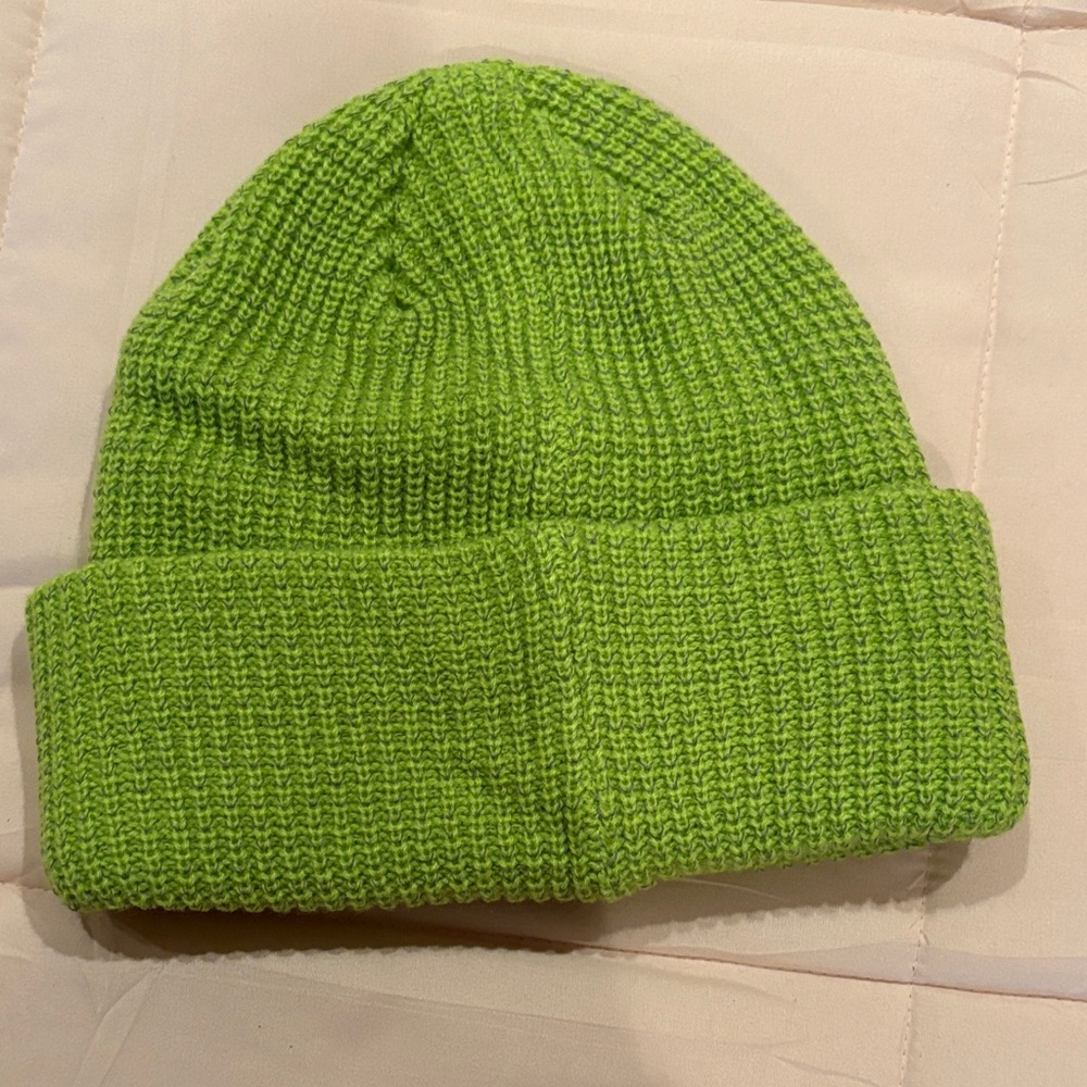 Free People Green Knit Beanie Brand New - Picture 4 of 6